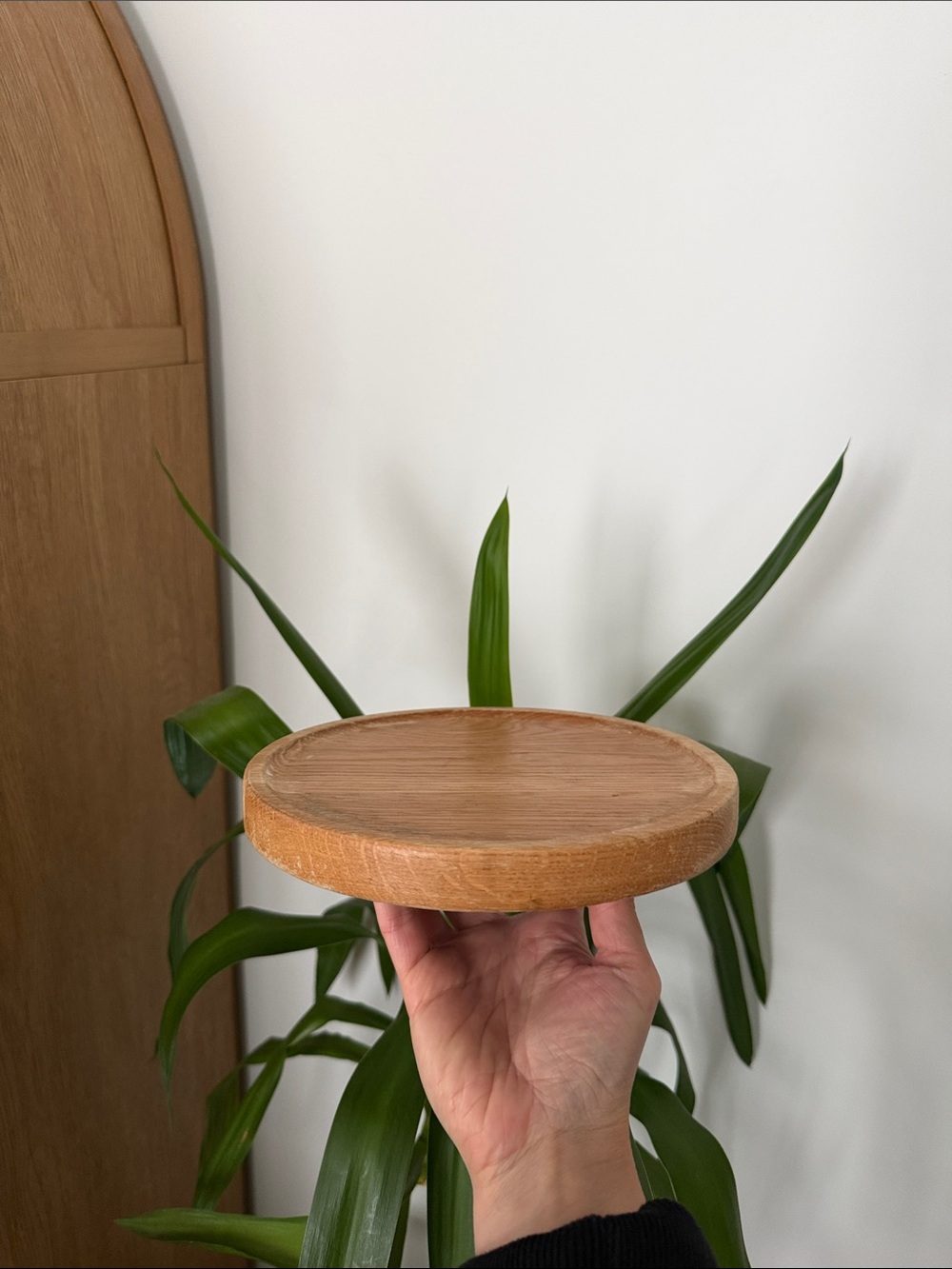 Wooden Round Display Tray - Natural Brown
